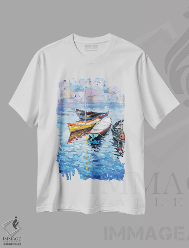 تیشرت سفید طرح دار قایق های تنها، مدیوم اثر دمیتری اسپیروس | فروشگاه ایماژ
