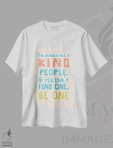 تیشرت سفید طرح دار آدم های مهربان، تایپوگرافی اثر دلورس ناسکرنت | immage.ir
