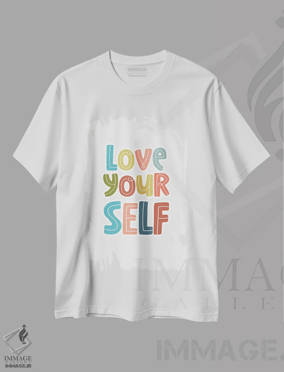 تیشرت سفید طرح دار خودت را دوست داشته باش، تایپوگرافی اثر دلورس ناسکرنت | immage.ir