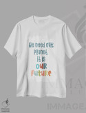 تیشرت سفید طرح دار سیاره آیندهٔ ماست، تایپوگرافی اثر دلورس ناسکرنت | فروشگاه ایماژ
