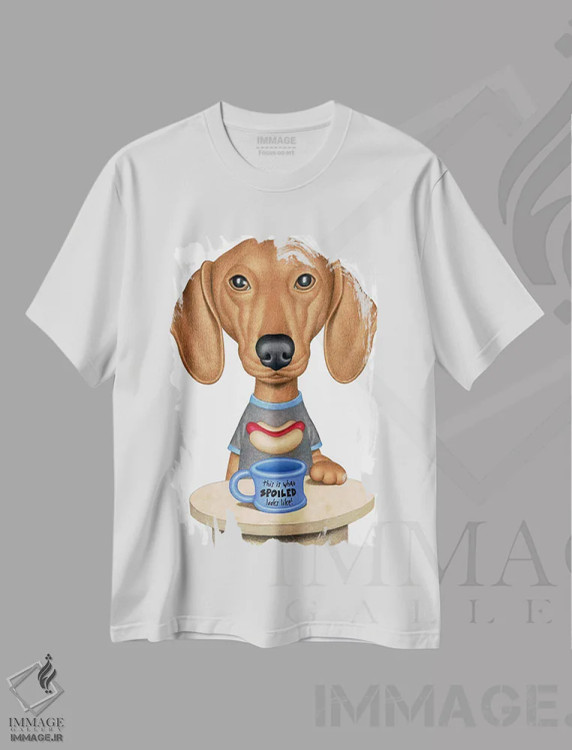 تیشرت سفید طرح دار داشهوند قهوه ای با قهوه، تزئینی اثر دنی گوردون | فروشگاه ایماژ