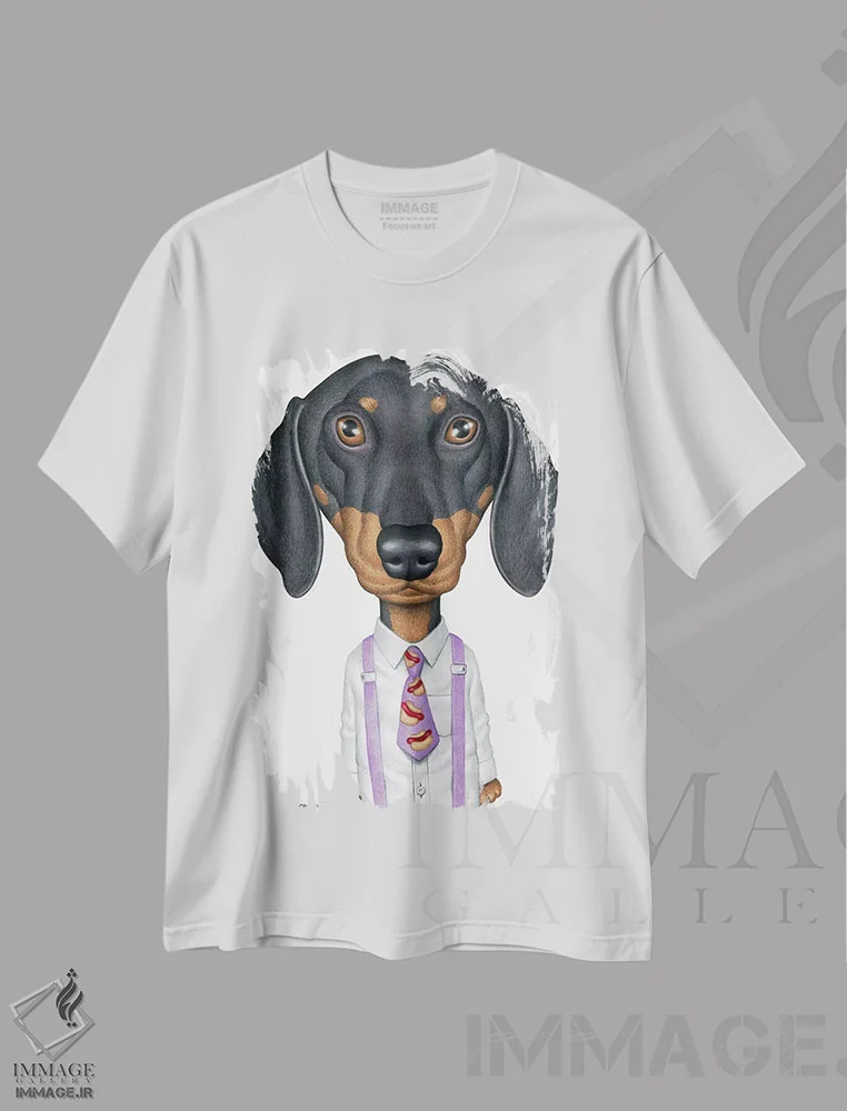 تیشرت سفید طرح دار داشهوند با کراوات، تزئینی اثر دنی گوردون | immage.ir