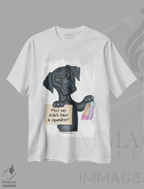 تیشرت سفید طرح دار لابرادور مشکی با کفش جویده شده، هنر دیجیتال اثر دنی گوردون | immage.ir