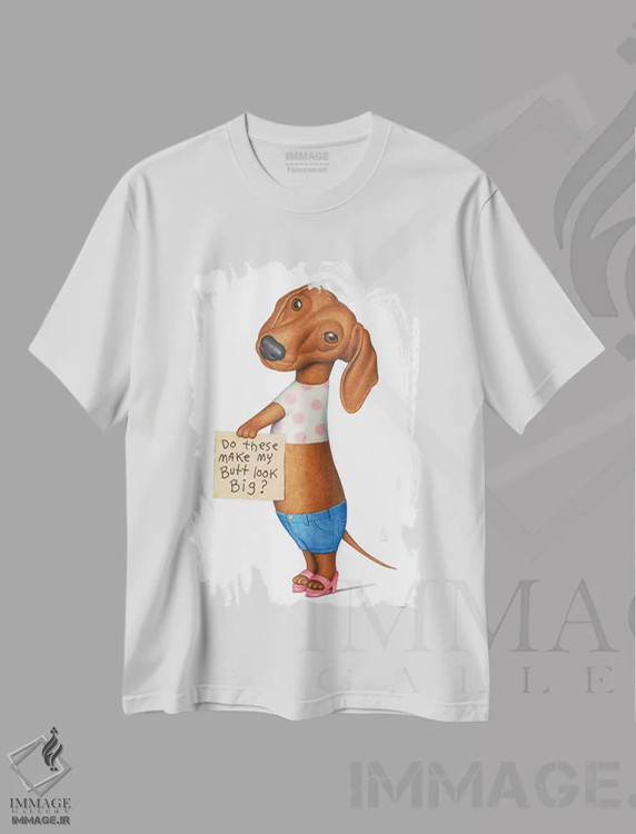 تیشرت سفید طرح دار داشهوند با شلوارک جین، تزئینی اثر دنی گوردون | فروشگاه ایماژ