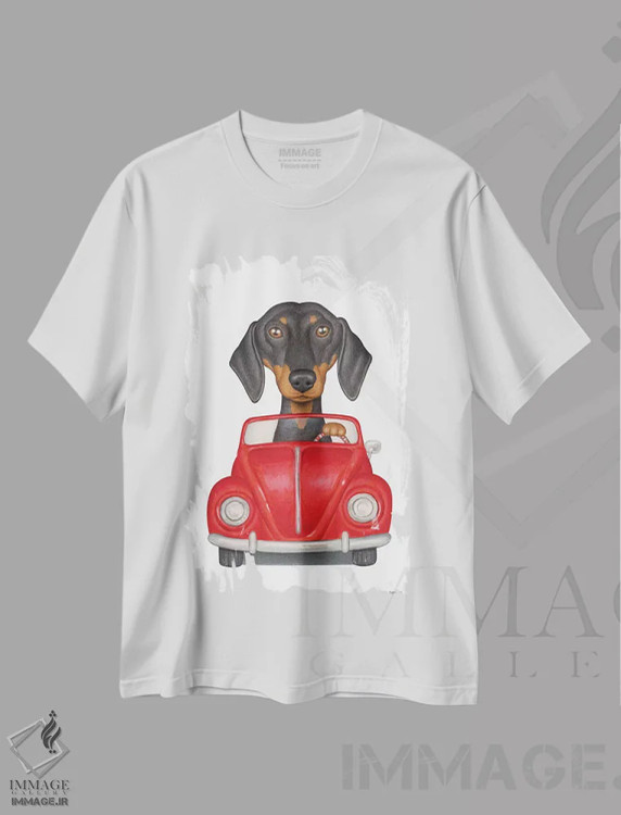 تیشرت سفید طرح دار داشهوند در فولکس قرمز، تزئینی اثر دنی گوردون | فروشگاه ایماژ