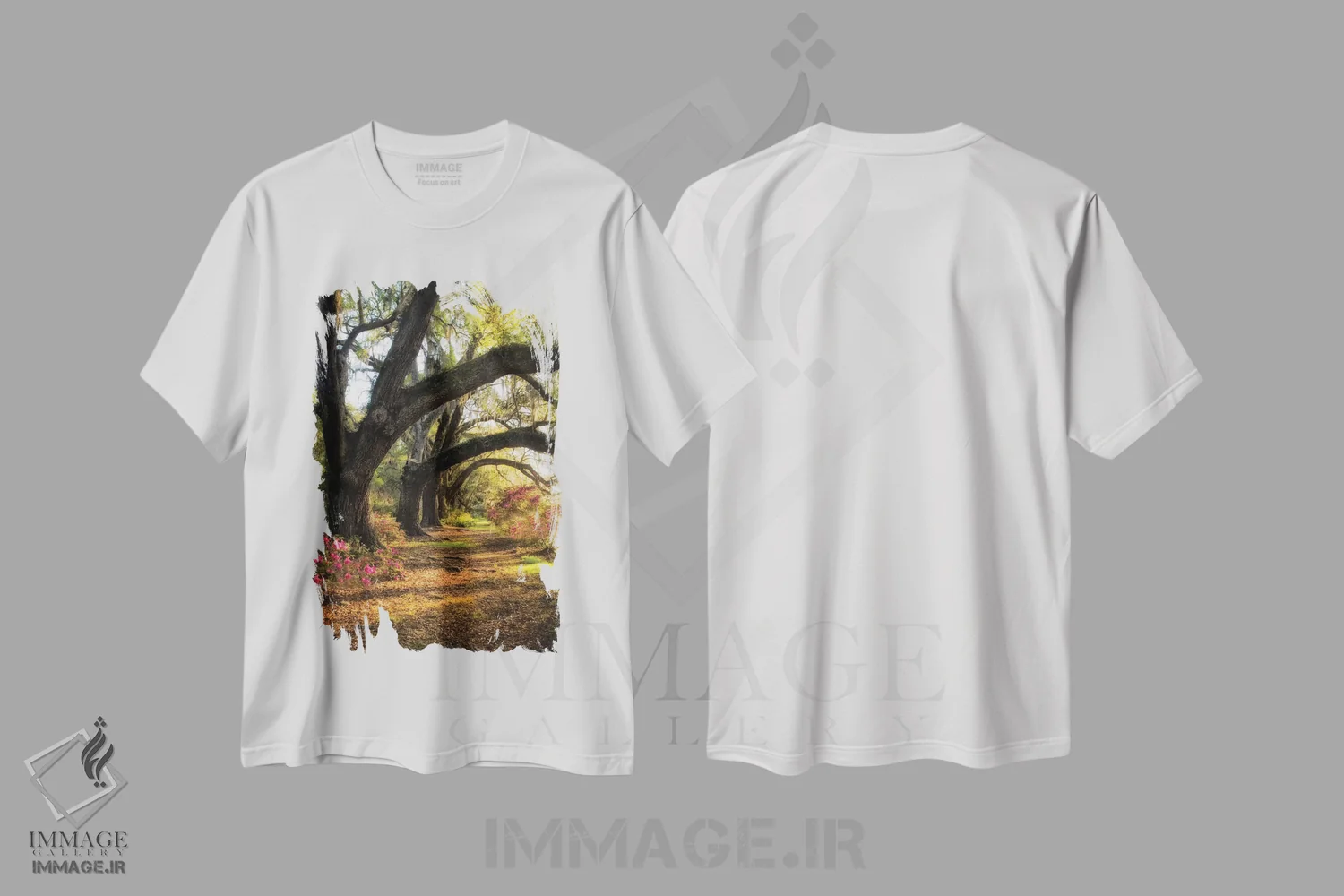 تیشرت سفید طرح دار زیر بلوط های همیشه سبز ۲، مدیوم اثر دنی هد | immage.ir