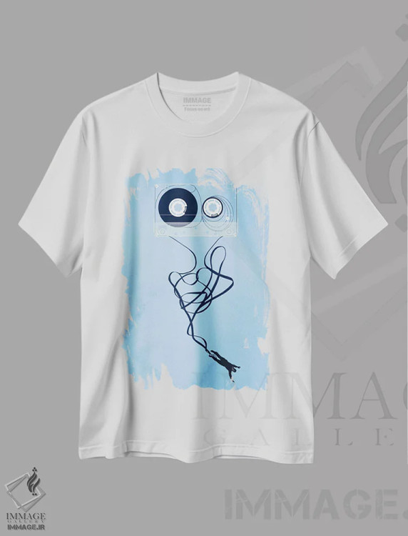 تیشرت سفید طرح دار حرکت سریع به جلو، هنر دیجیتال اثر راب دابی | فروشگاه ایماژ