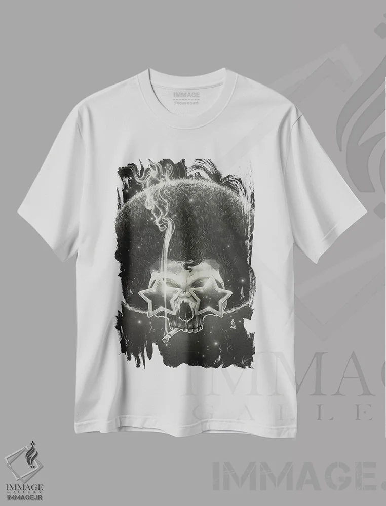 تیشرت سفید طرح دار آقای غبارستاره ای، هنر دیجیتال اثر دکتر لوکاس برژاک | immage.ir