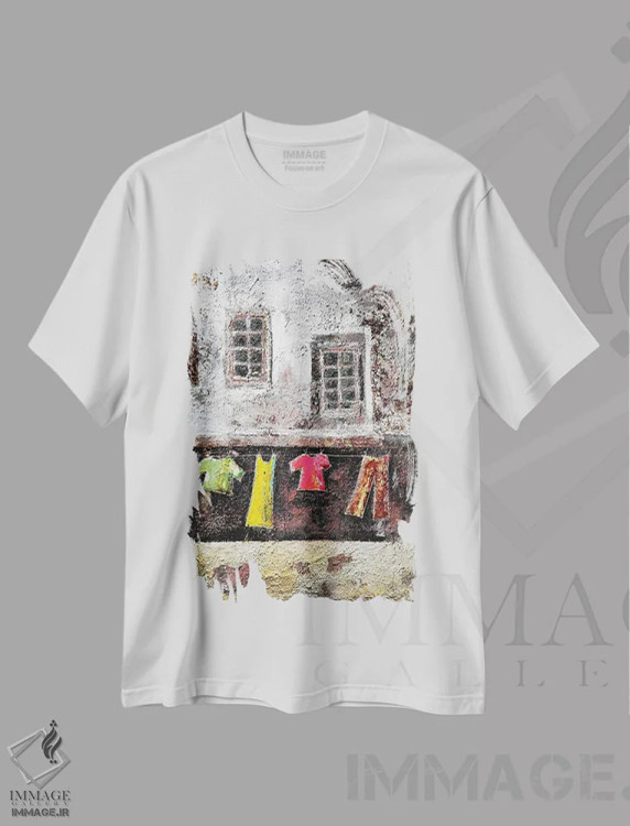 تیشرت سفید طرح دار من در خانه می مانم، هنر فاخر معاصر اثر دوناتلا مارائونی | فروشگاه ایماژ