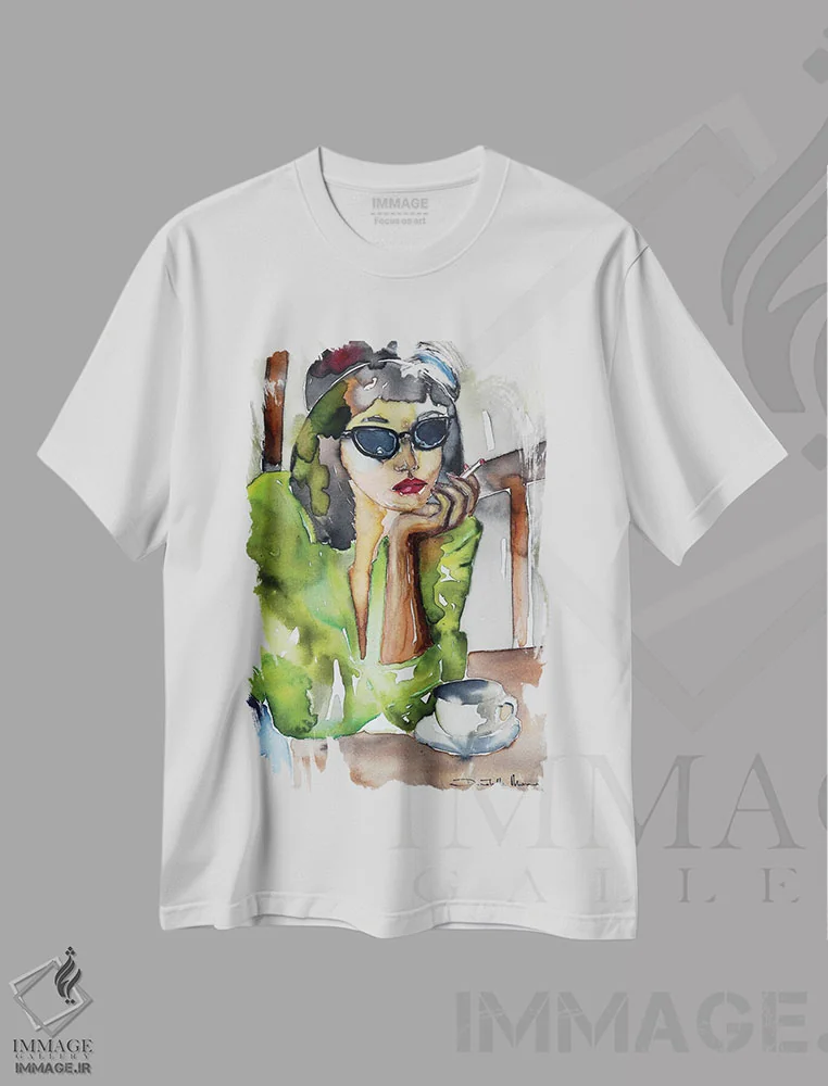 تیشرت سفید طرح دار هنوز منتظر هستم، دکور معاصر اثر دوناتلا مارائونی | immage.ir
