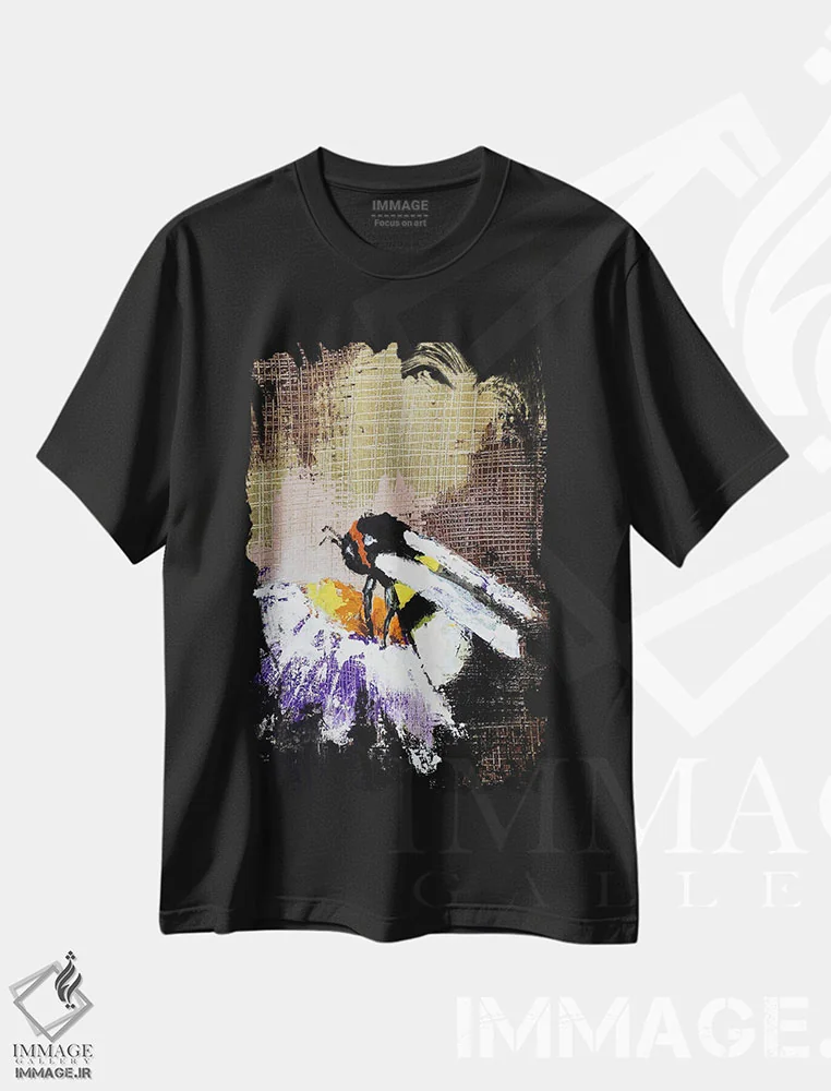 تیشرت مشکی طرح دار زنبور و گل، دکور معاصر اثر دوناتلا مارائونی | immage.ir