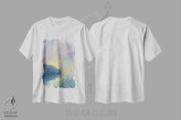 تیشرت سفید طرح دار دریای رنگین کمانی، هنر فاخر معاصر اثر دمیتری اولین | immage.ir