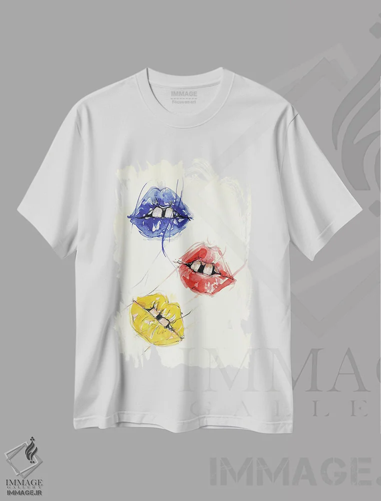 تیشرت سفید طرح دار سه لب، دکوراسیون جایگزین اثر دوریانا پوپا | immage.ir