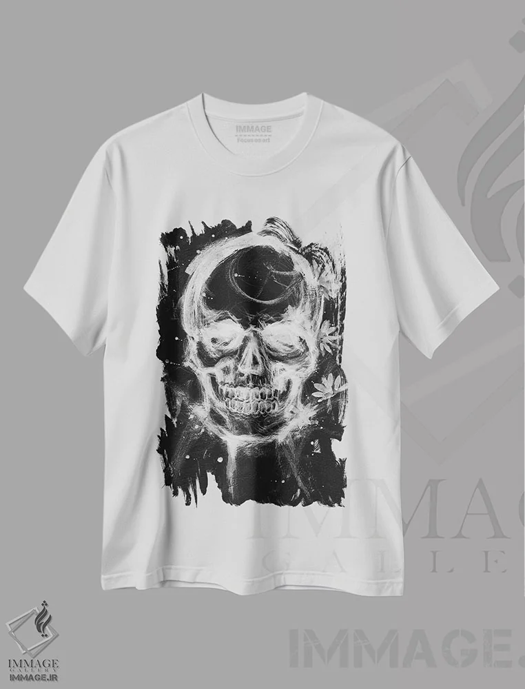 تیشرت سفید طرح دار جمجمهٔ سفید، دکوراسیون جایگزین اثر دوریانا پوپا | immage.ir