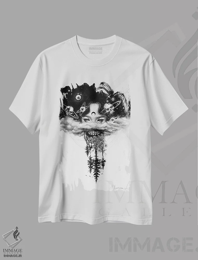 تیشرت سفید طرح دار آسمانی، دکوراسیون جایگزین اثر دوریانا پوپا | فروشگاه ایماژ