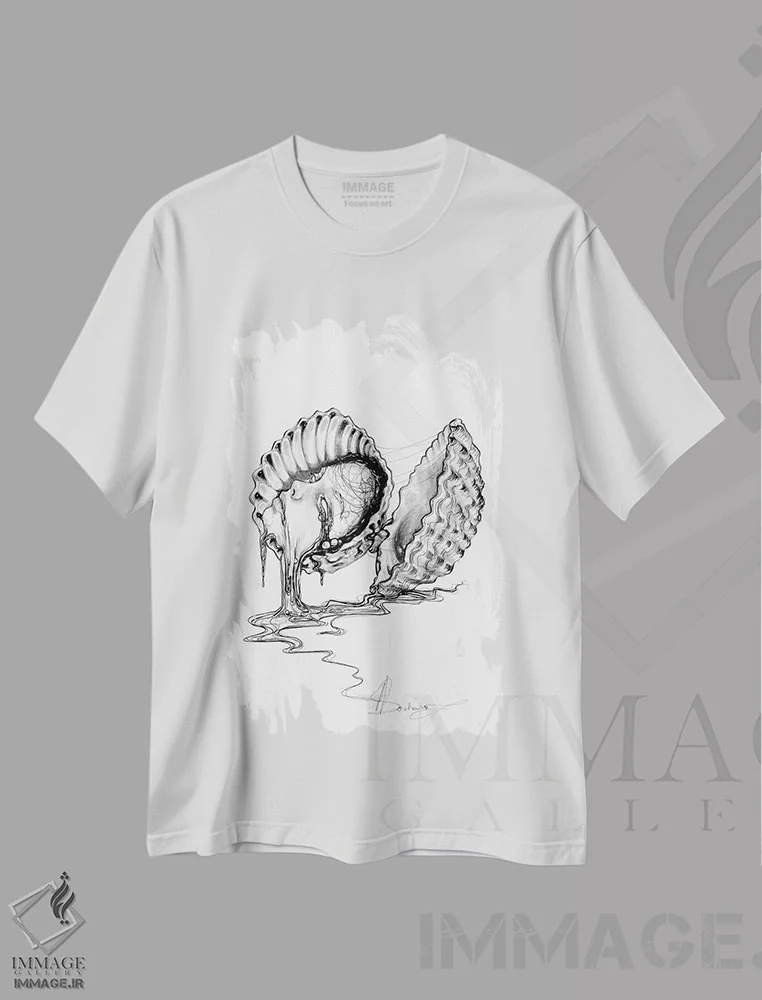 تیشرت سفید طرح دار اسکالوپ، دکوراسیون جایگزین اثر دوریانا پوپا | immage.ir