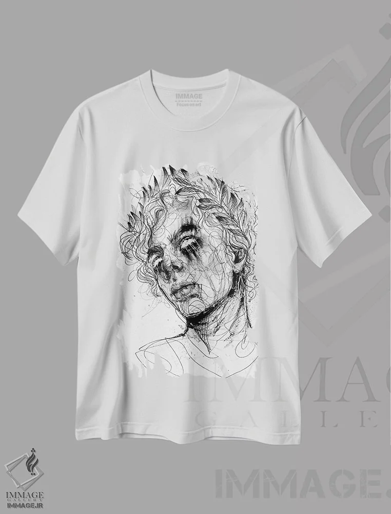 تیشرت سفید طرح دار کهن، دکوراسیون جایگزین اثر دوریانا پوپا | فروشگاه ایماژ