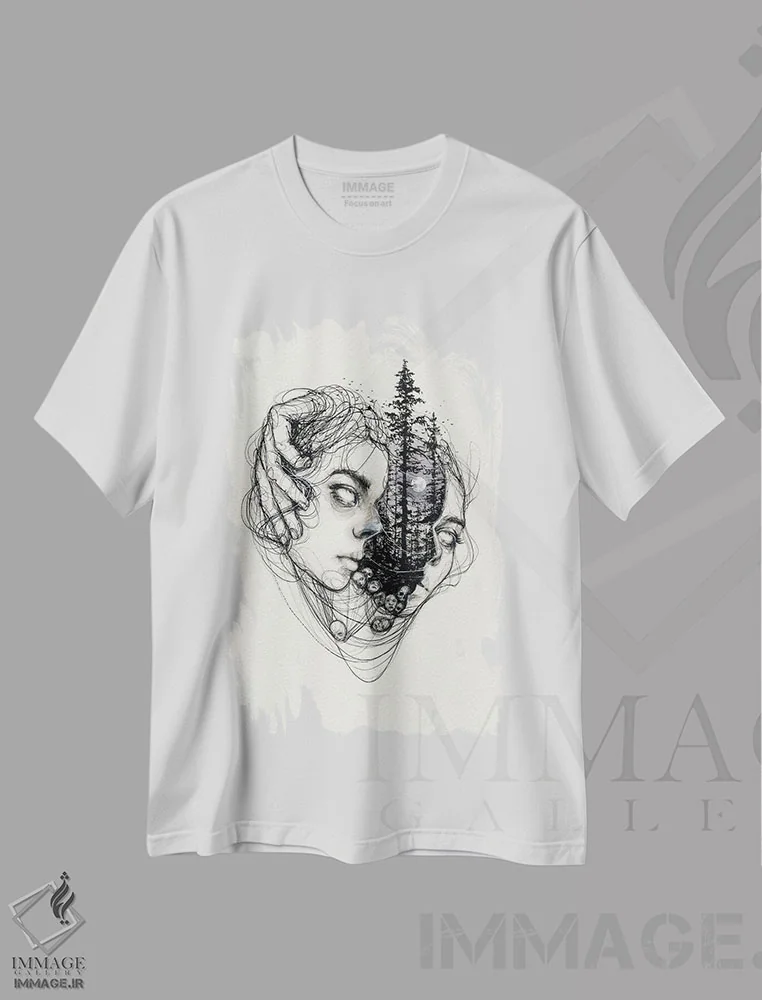 تیشرت سفید طرح دار در دل جنگل، دکوراسیون جایگزین اثر دوریانا پوپا | immage.ir