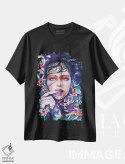 تیشرت مشکی طرح دار دختر کوی، دکوراسیون جایگزین اثر دوریانا پوپا | immage.ir