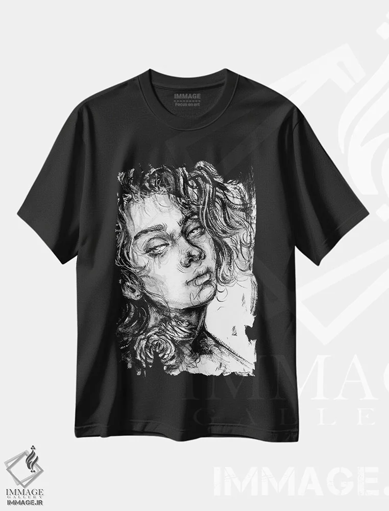 تیشرت مشکی طرح دار سمی، دکوراسیون جایگزین اثر دوریانا پوپا | immage.ir