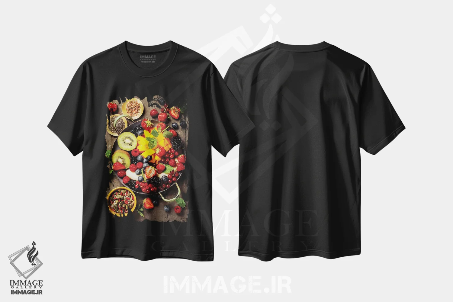 تیشرت مشکی طرح دار میوه ها و توت های تازه در بشقاب، مدیوم اثر کلنووا | فروشگاه ایماژ