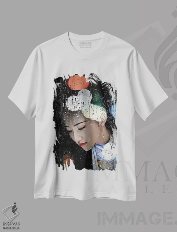 تیشرت سفید طرح دار چراغ های بارانی، دکور آسیایی اثر دومینیک بادوئل | immage.ir