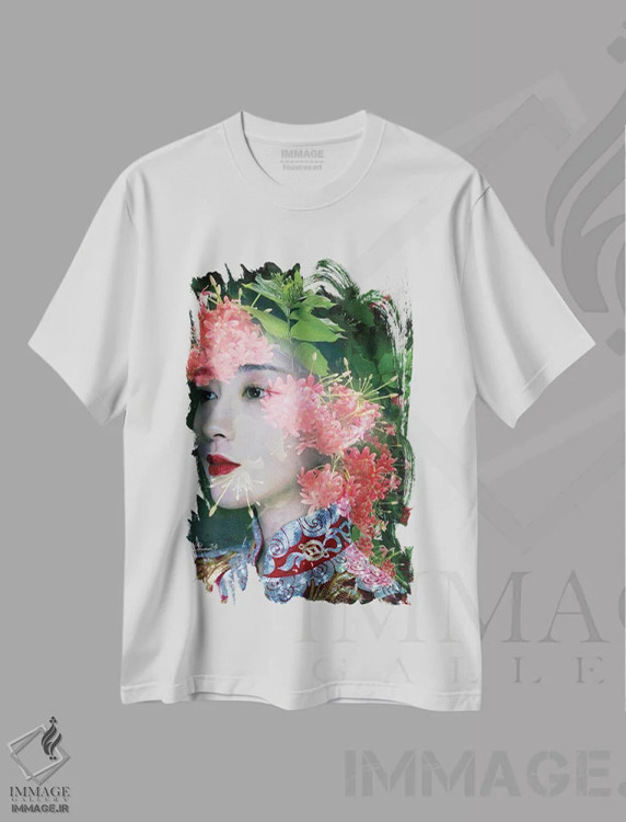 تیشرت سفید طرح دار بانویی در باغ گل، دکور آسیایی اثر دومینیک بادوئل | فروشگاه ایماژ