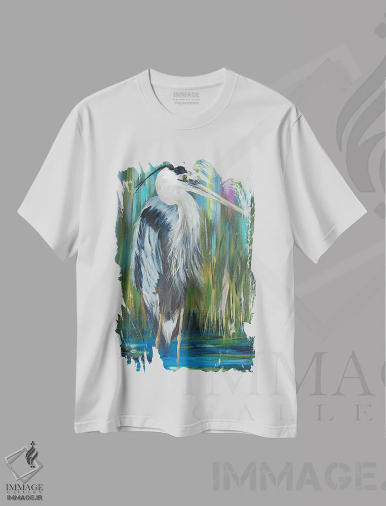 تیشرت سفید طرح دار حواصیل ایستاده I، دکور ساحلی اثر جولی دریسه | فروشگاه ایماژ
