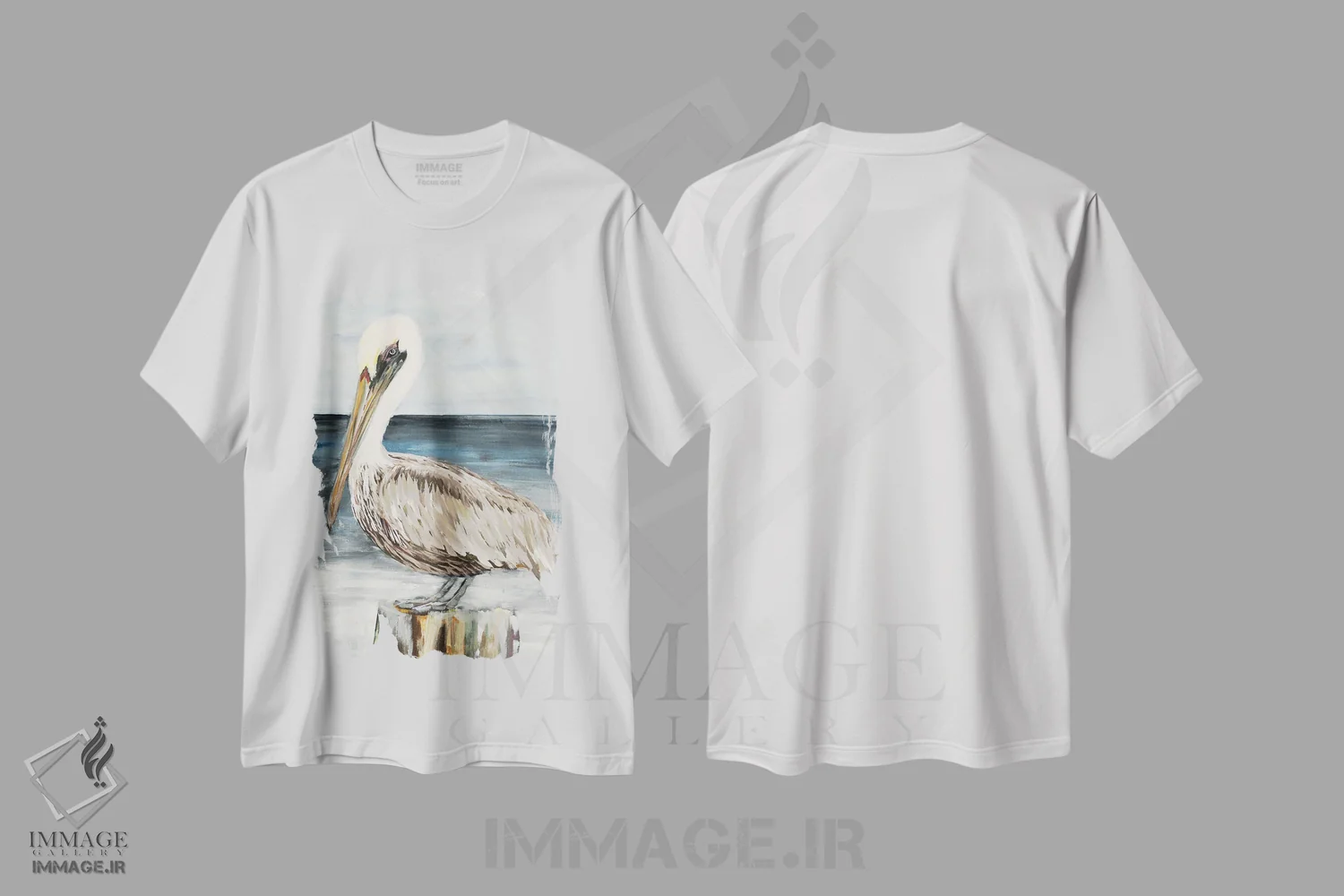 تیشرت سفید طرح دار پلیکان نشسته با رنگ ملایم، دکور ساحلی اثر جولی دریسه | immage.ir
