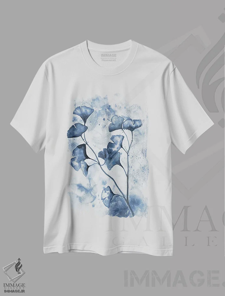 تیشرت سفید طرح دار جینکوی آغشته به نیلی ۱، دکور معاصر اثر دوریس شَرِست | فروشگاه ایماژ