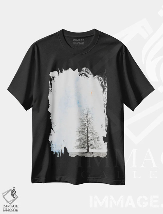 تیشرت مشکی طرح دار درخت تنها، عکاسی ترکیبی اثر دبورا رِوِل | immage.ir