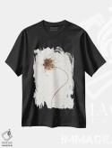 تیشرت مشکی طرح دار گل خشک ۱، تزئینی اثر دبورا رِوِل | فروشگاه ایماژ