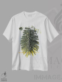 تیشرت سفید طرح دار نخل تنها، تزئینی اثر دبورا رِوِل | immage.ir