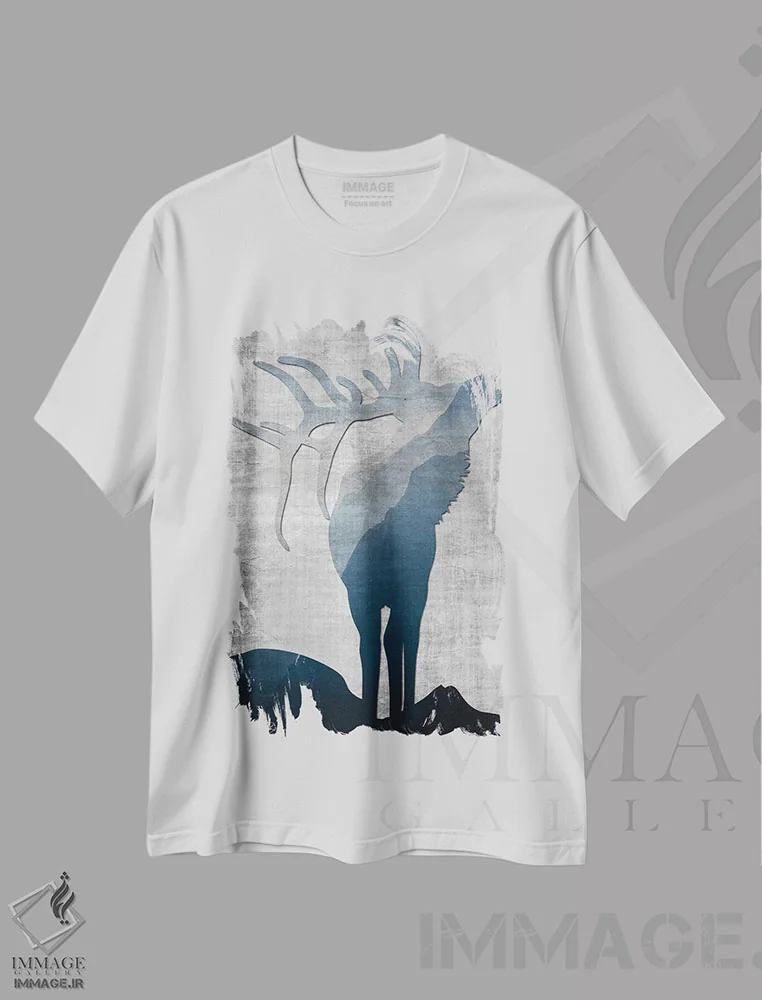 تیشرت سفید طرح دار سیلوئت گوزن نر ۱، دکور کلبه و لژ اثر دنیس براون | immage.ir