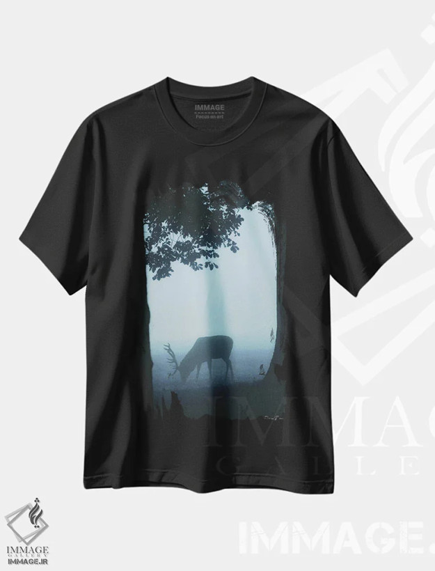 تیشرت مشکی طرح دار چَراییدن، دکور کلبه و لژ اثر دنیس براون | فروشگاه ایماژ
