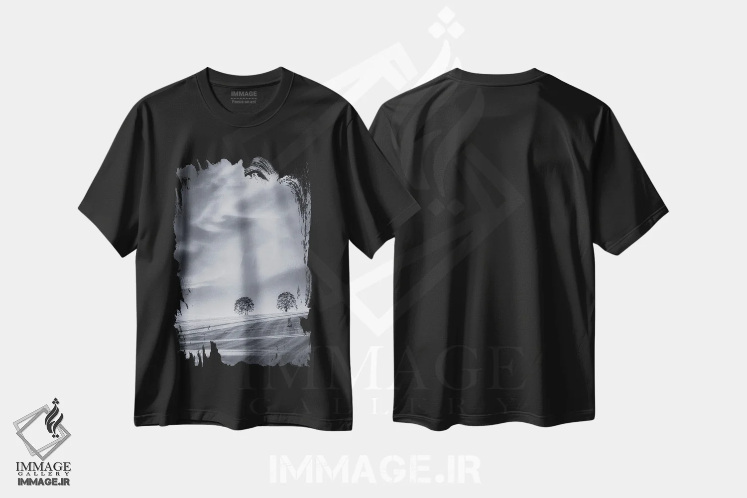 تیشرت مشکی طرح دار دو درخت روی دامنه، عکاسی سیاه و سفید اثر دان شوارتز | فروشگاه ایماژ