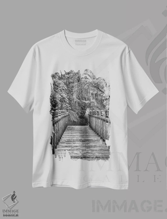 تیشرت سفید طرح دار آن سوی پل، عکاسی سیاه و سفید اثر دان شوارتز | immage.ir