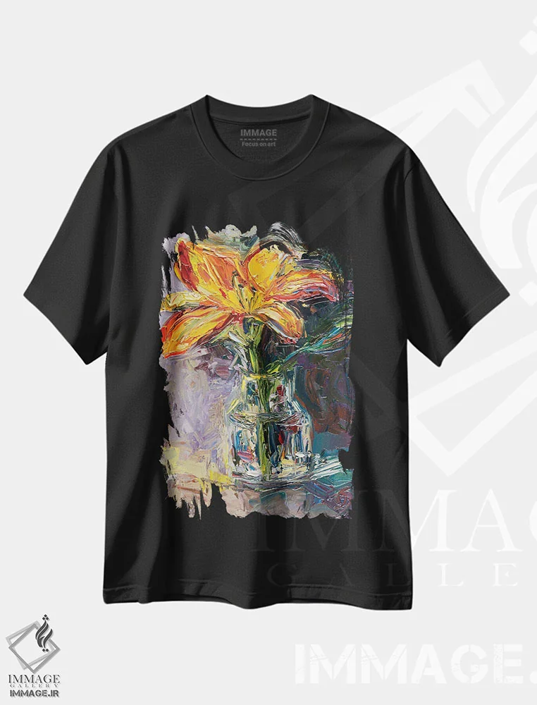 تیشرت مشکی طرح دار شکوفه یاس بنفش، دکور معاصر اثر دانا سورکینا | فروشگاه ایماژ