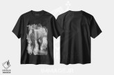 تیشرت مشکی طرح دار اسب وحشی در حال چرا، عکاسی سیاه و سفید اثر دن اسپرول | immage.ir