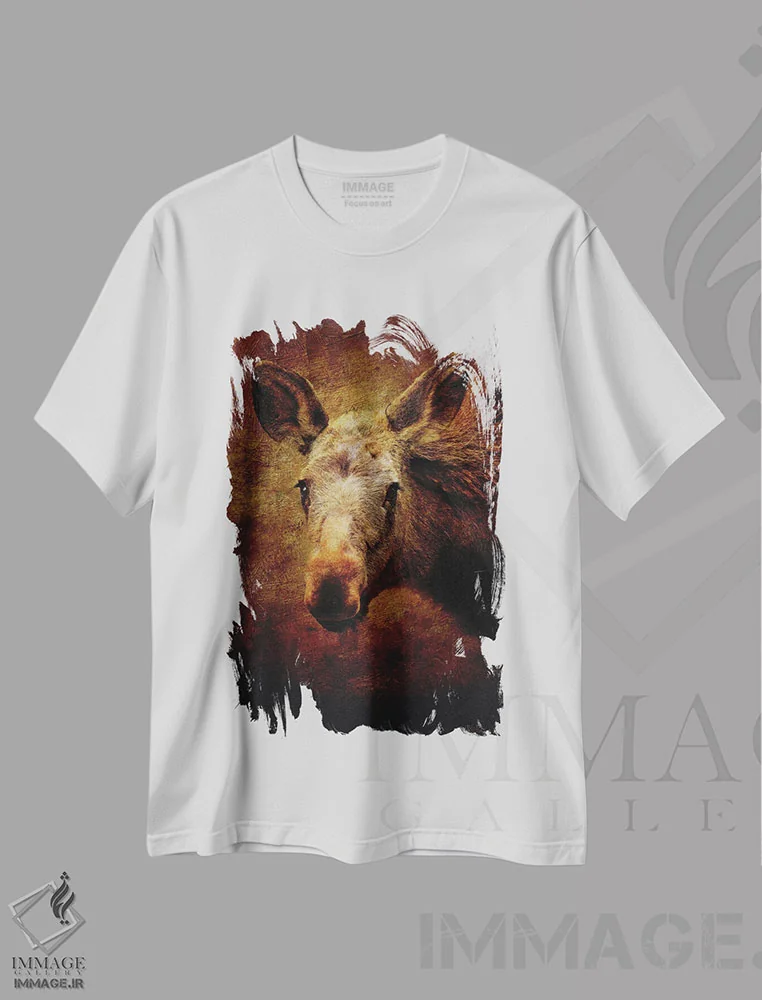 تیشرت سفید طرح دار پرتره گوزن دوست داشتنی اثر دن اسپرول | فروشگاه ایماژ
