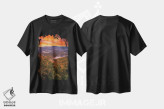 تیشرت مشکی طرح دار طلوع پاییزی درخشان در جاده فوترهالز، مدیوم اثر دن اسپرول | immage.ir