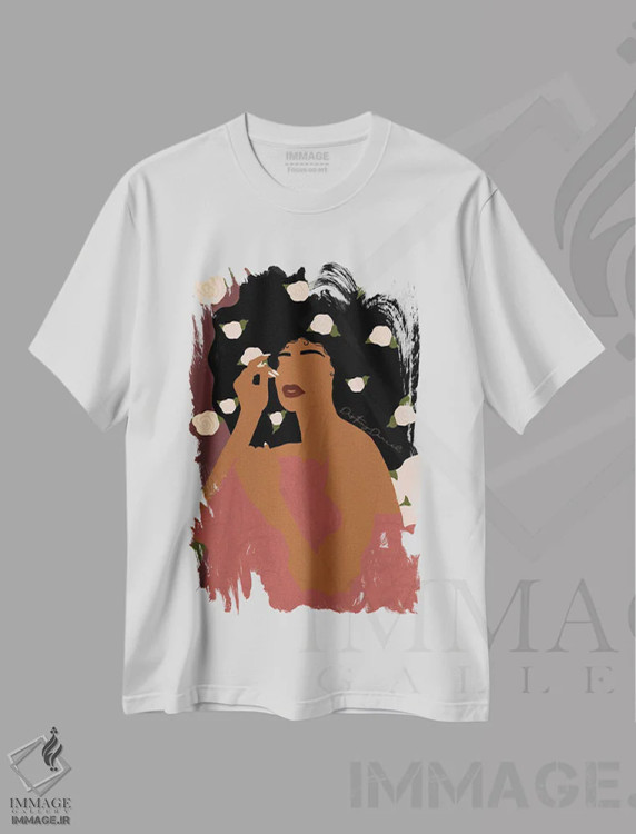 تیشرت سفید طرح دار ملکه گل ها، هنر آمریکایی آفریقایی تبار اثر دستینی دارسل | فروشگاه ایماژ
