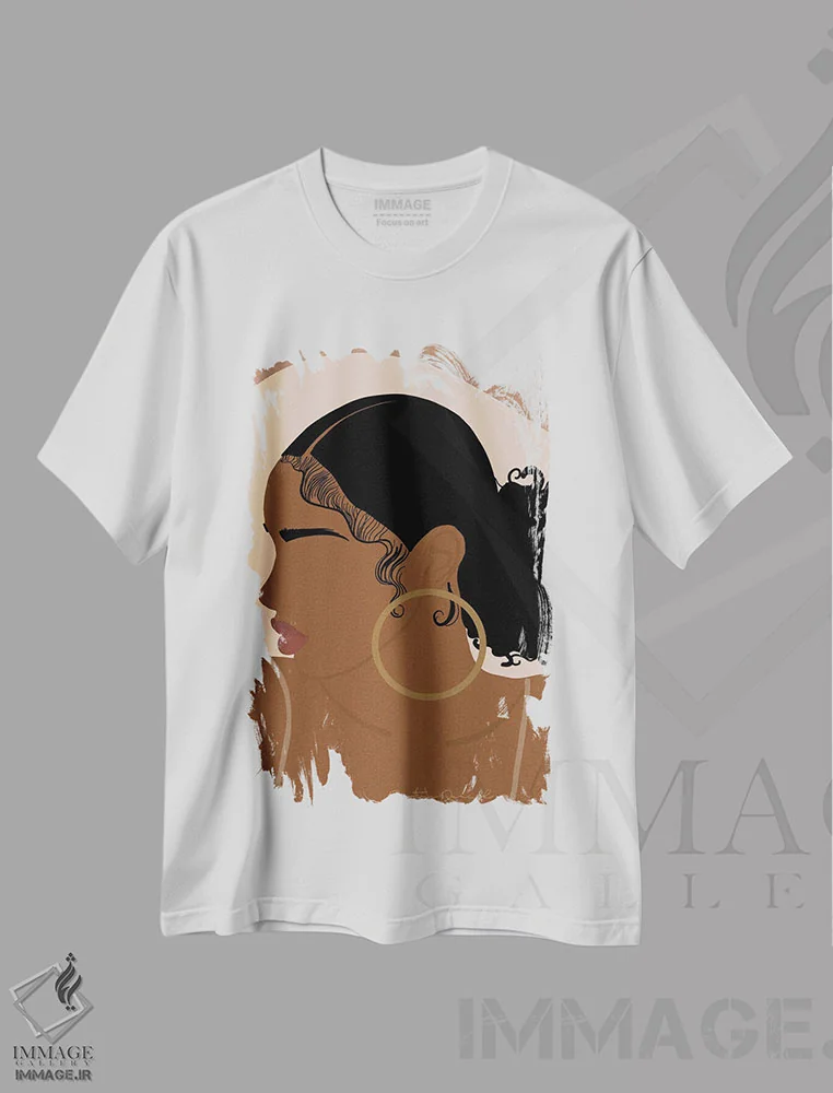تیشرت سفید طرح دار موی کودکانه، هنر آمریکایی آفریقایی تبار اثر دستینی دارسل | فروشگاه ایماژ