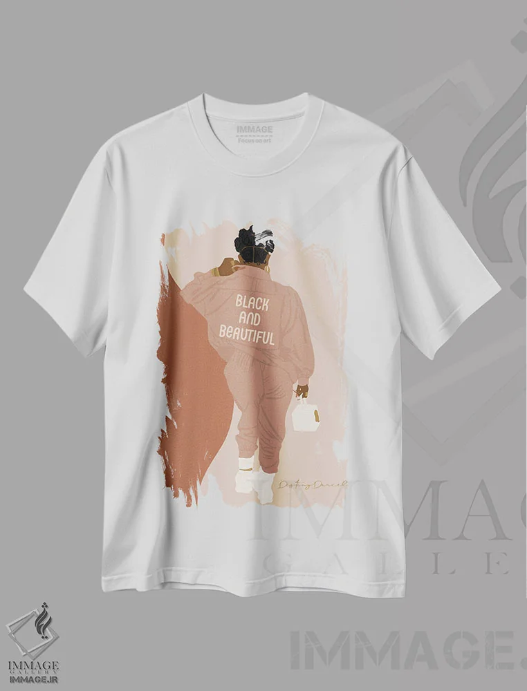 تیشرت سفید طرح دار سیاه و زیبا، هنر آمریکایی آفریقایی تبار اثر دستینی دارسل | immage.ir