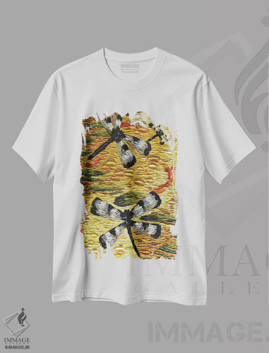 تیشرت سفید طرح دار سنجاقک های حوض طلایی، هنر فاخر معاصر اثر دنا تولفسون | فروشگاه ایماژ