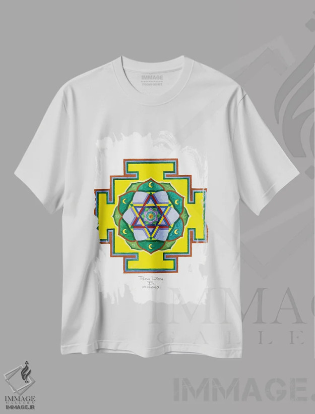 تیشرت سفید طرح دار یانترا ماه، دکور آسیایی اثر دیانا تیتووا | فروشگاه ایماژ