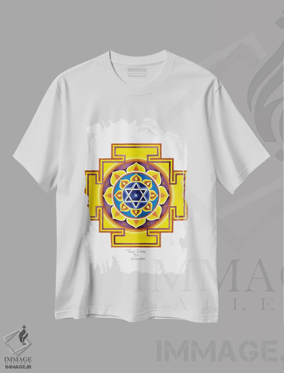 تیشرت سفید طرح دار یانترا پارواتی، دکور آسیایی اثر دیانا تیتووا | immage.ir