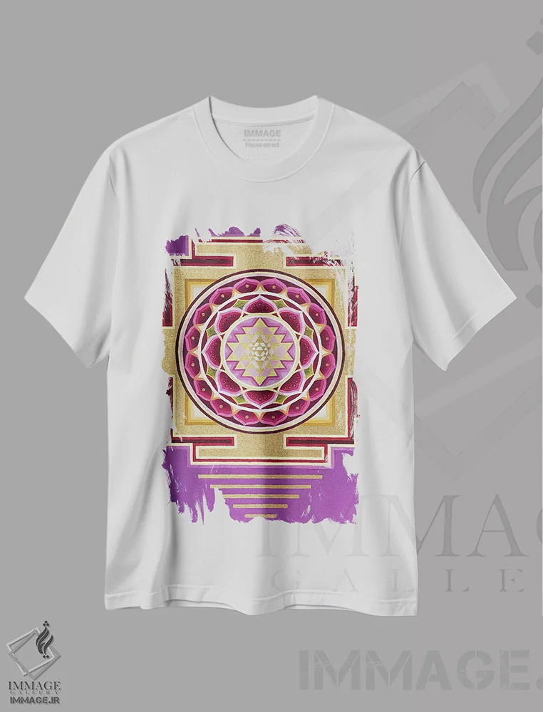 تیشرت سفید طرح دار شری یانترا لوتوس طلایی، دکور آسیایی اثر دیانا تیتووا | immage.ir
