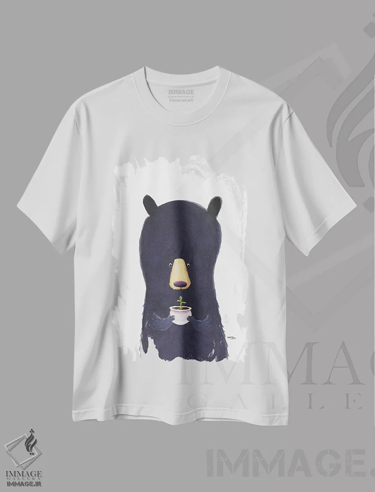 تیشرت سفید طرح دار خرس و گیاه، مدیوم اثر دن تاویس | immage.ir