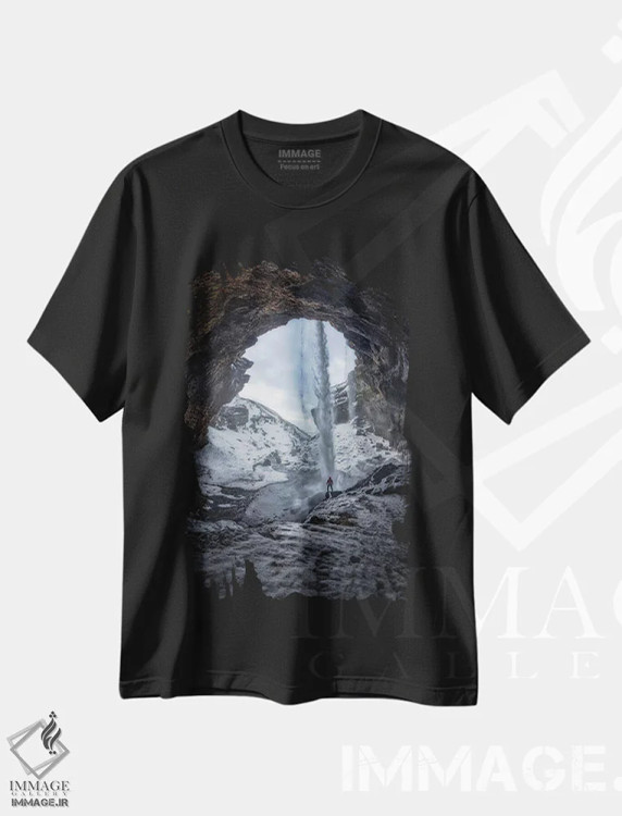 تیشرت مشکی طرح دار ایسلند دو، مدیوم اثر دایسوکه اوئه ماتسو | فروشگاه ایماژ
